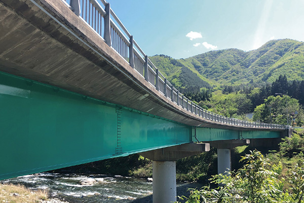 ㈱大久保建設（花巻市）　一般国道106号腹帯下の橋橋梁補修工事